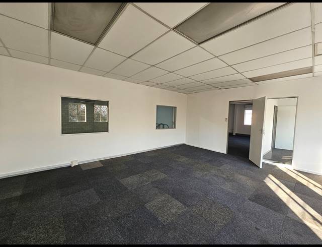 477M² WAREHOUSE TO LET IN LINBRO PARK